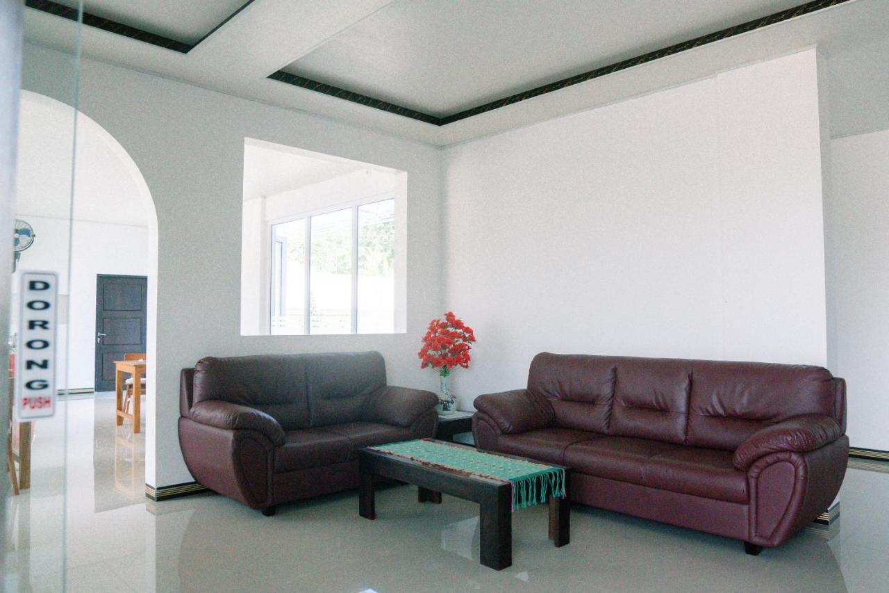 Christika Homestay Labuan Bajo Exterior foto