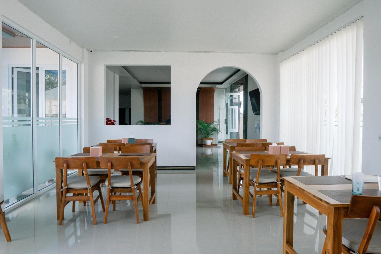 Christika Homestay Labuan Bajo Exterior foto